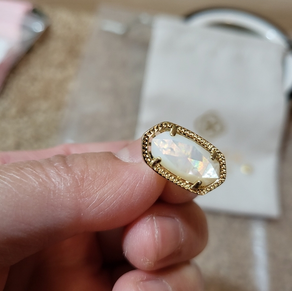 **** SOLD ***** Kendra Scott Gold Stud Earrings in Ivory Pearl - Picture 6 of 10